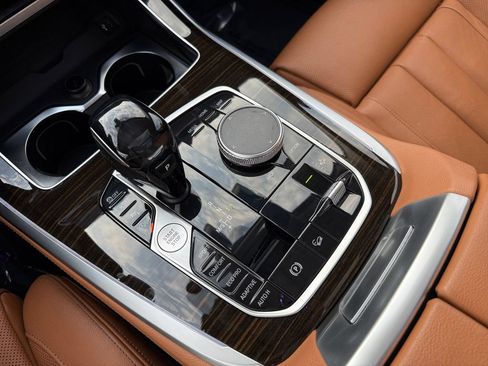 Used 2019 BMW X7 xDrive40i w/ Premium Package AWD/4WD image 26