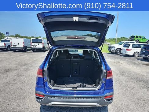 Used 2023 Volkswagen Taos SE FWD image 27