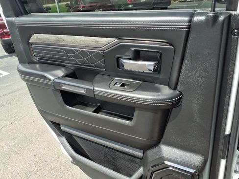 Used 2025 RAM 3500 Limited AWD/4WD image 16