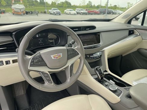 Used 2021 Cadillac XT5 Premium Luxury AWD/4WD image 9