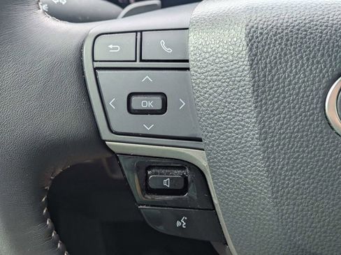 Used 2025 Toyota Camry SE FWD image 25