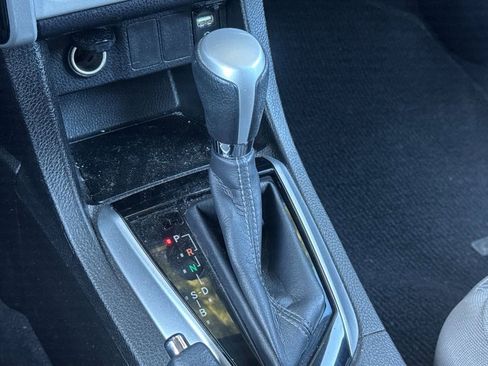 Used 2017 Toyota Corolla LE image 19