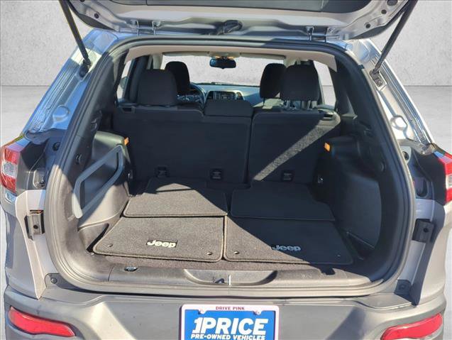 Used 2016 Jeep Cherokee Sport FWD image 8