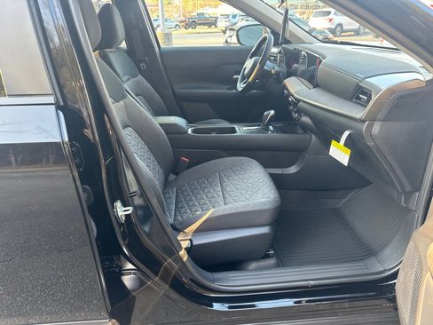 New 2026 Nissan Kicks SV image 13