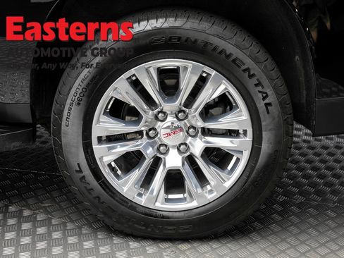 Used 2025 GMC Yukon XL Denali AWD/4WD image 8