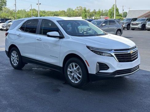 Used 2024 Chevrolet Equinox LT AWD/4WD image 2