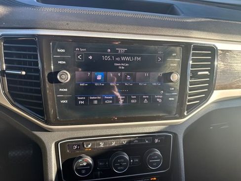 Certified 2022 Volkswagen Atlas SE w/ Black Wheel Package image 26