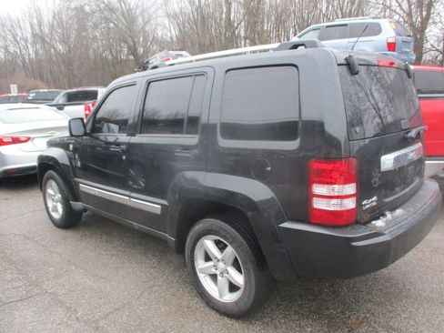 Used 2010 Jeep Liberty Limited image 7