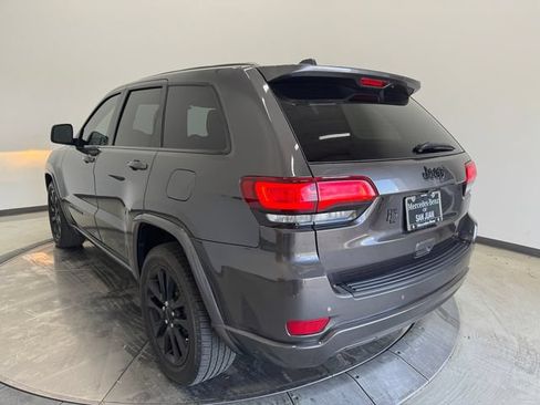 Used 2019 Jeep Grand Cherokee Altitude RWD image 9