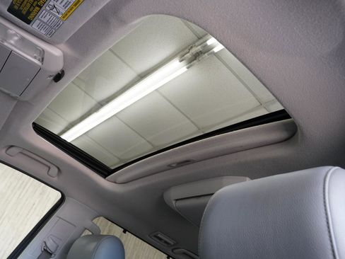 Used 2014 Toyota Sequoia Limited image 25