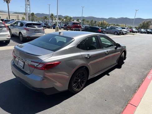 Used 2025 Toyota Camry SE FWD image 7