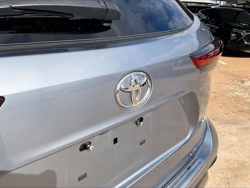 Used 2021 Toyota Highlander Limited FWD image 31