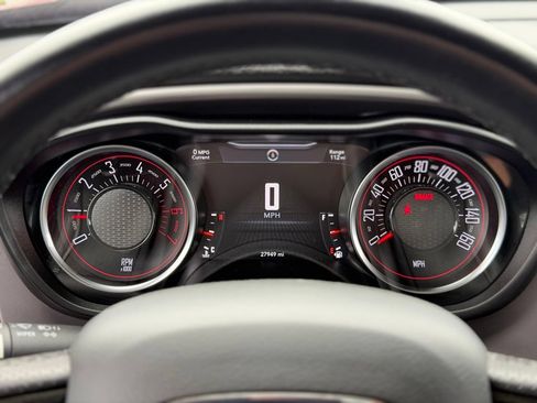 Used 2022 Dodge Challenger R/T RWD image 11