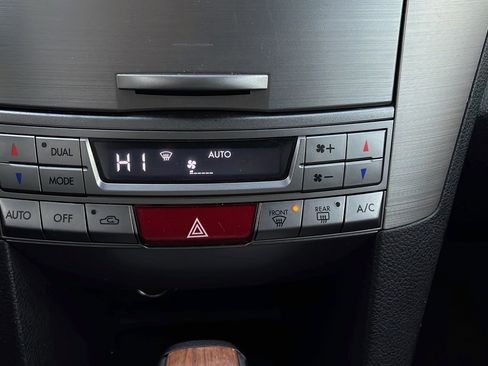 Used 2014 Subaru Outback 2.5i Limited w/ Moonroof Package image 16