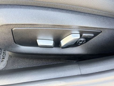 Used 2018 BMW 540i xDrive w/ M Sport Package image 7
