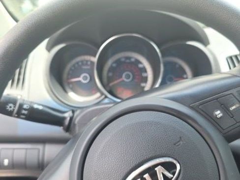 Used 2013 Kia Forte Koup EX image 9