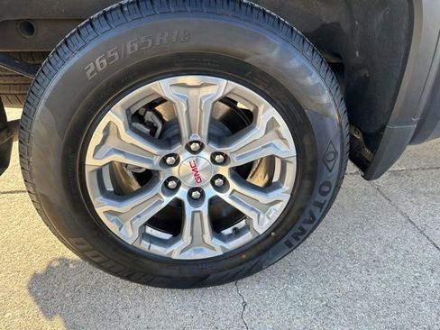 Used 2025 GMC Sierra 1500 SLT image 29