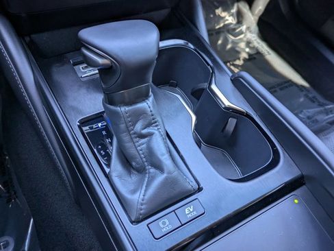 Used 2025 Lexus ES 300h w/ Premium Package image 13