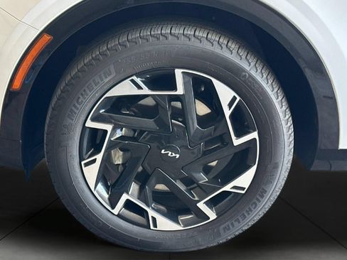 Certified 2024 Kia Sportage SX AWD/4WD image 32