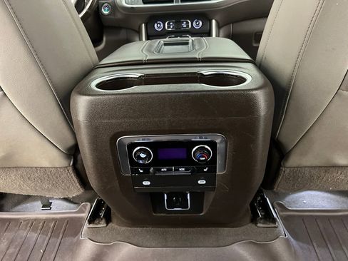 Used 2021 Chevrolet Suburban Z71 w/ Z71 Off-Road Package image 22