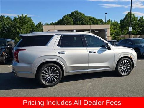 Used 2023 Hyundai Palisade Calligraphy FWD image 2