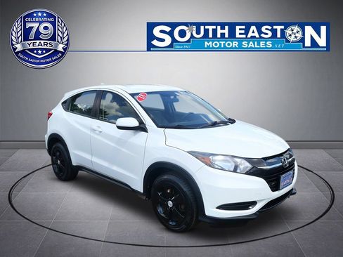 Used 2018 Honda HR-V LX image 2