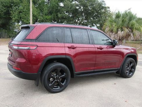 Certified 2023 Jeep Grand Cherokee Altitude image 6