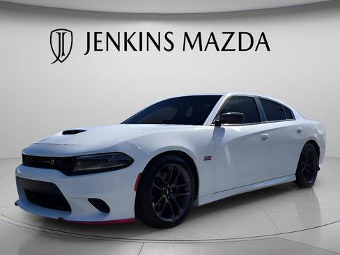 Used 2023 Dodge Charger Scat Pack w/ Technology Group RWD image 4