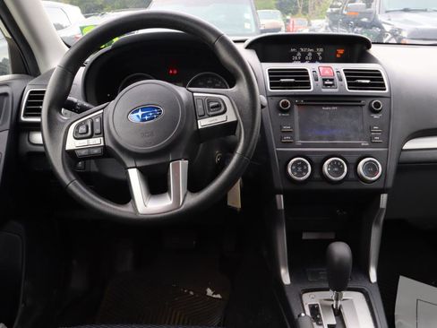Used 2017 Subaru Forester 2.5i AWD/4WD image 8