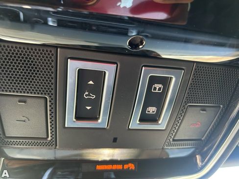 Used 2019 Land Rover Range Rover Sport HSE AWD/4WD image 25