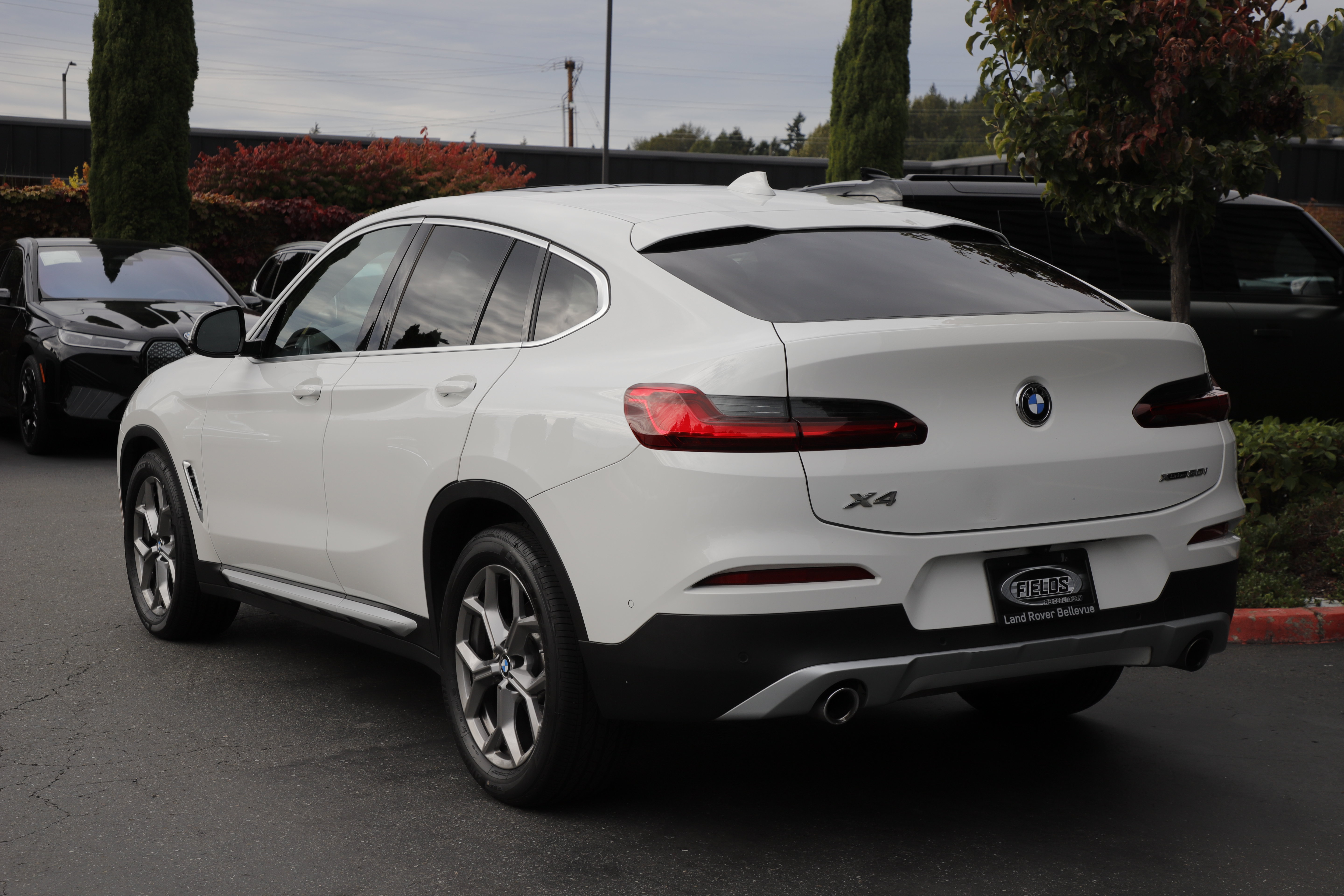 Used 2021 BMW X4 xDrive30i w/ Premium Package AWD/4WD image 4