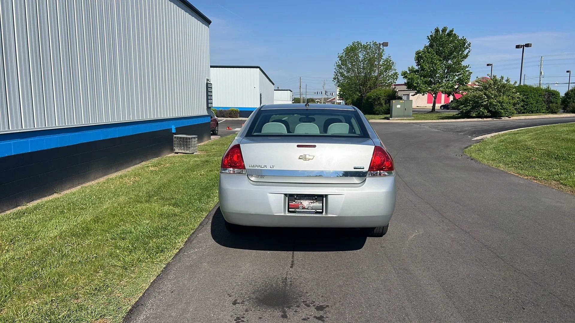 Used 2011 Chevrolet Impala LT FWD image 6