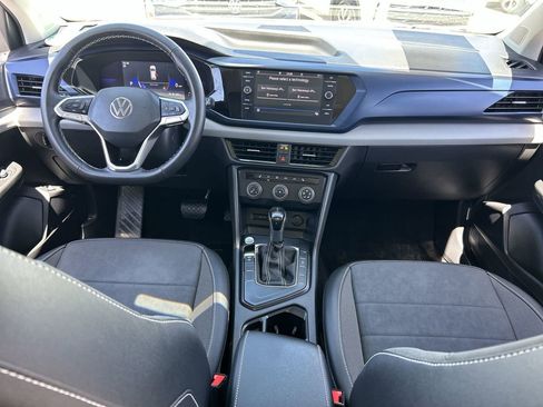 Certified 2022 Volkswagen Taos SE w/ Panoramic Sunroof Package FWD image 13