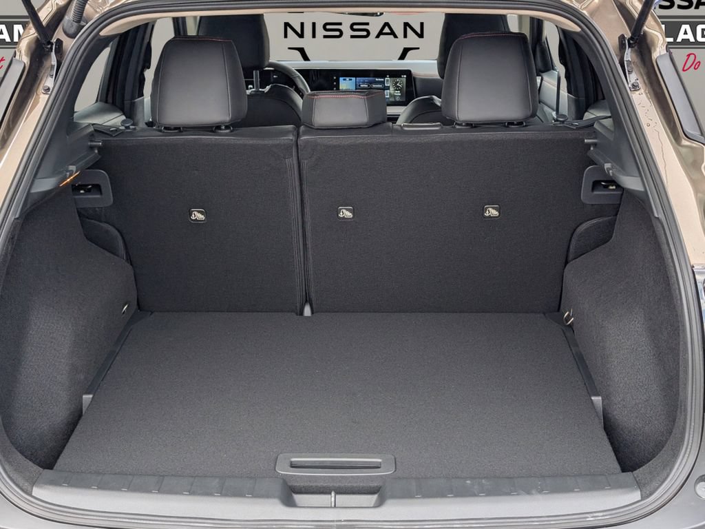 Certified 2025 Nissan Kicks SR FWD image 12