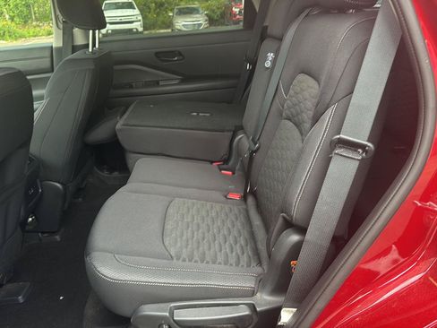 Used 2024 Nissan Pathfinder SV w/ Lighting Package (N92) AWD/4WD image 10