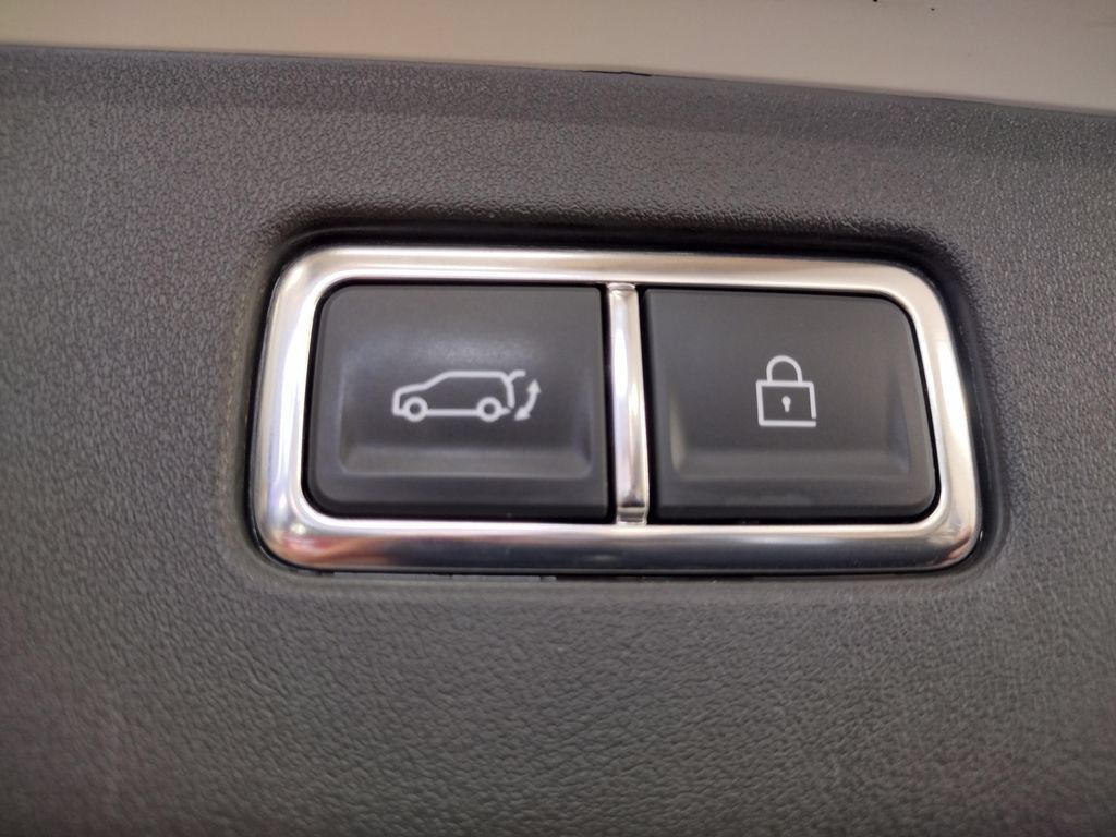 Used 2024 Kia EV9 GT-Line AWD/4WD image 18