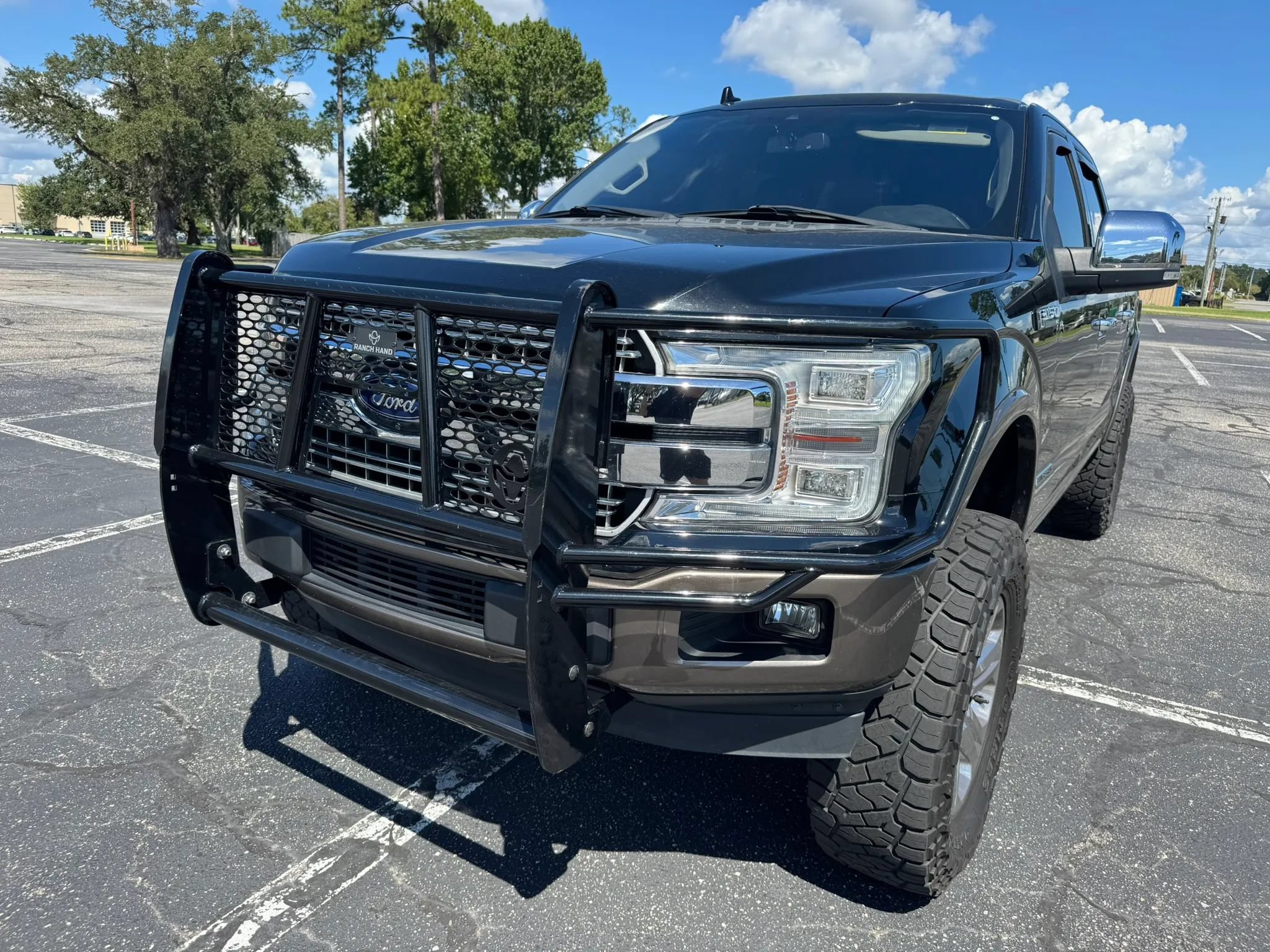 Used 2018 Ford F150 Lariat w/ Equipment Group 502A Luxury AWD/4WD image 14