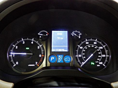 Used 2018 Lexus GX 460 Premium w/ Premium Package image 16