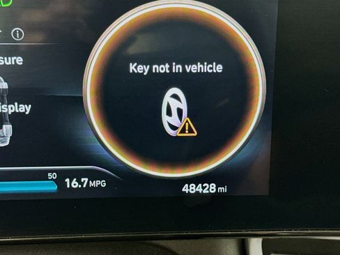 Used 2024 Hyundai Elantra Limited image 19