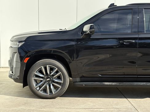 Used 2024 Cadillac Escalade Sport image 5