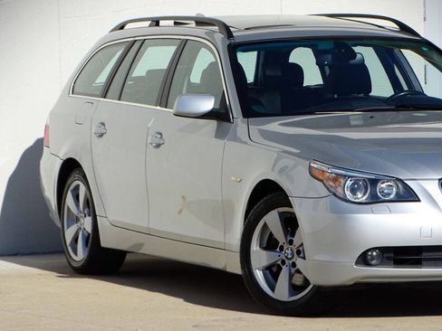 Used 2007 BMW 530xi Wagon AWD/4WD image 25