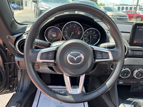 Used 2022 MAZDA MX-5 Miata RF Grand Touring RWD image 15
