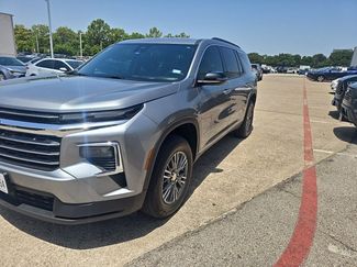 Used 2025 Chevrolet Traverse LT FWD video 1