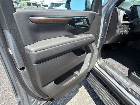 New 2026 Chevrolet Suburban High Country AWD/4WD image 11