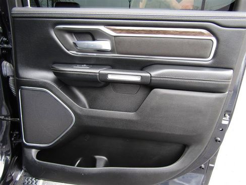 Used 2019 RAM 1500 Laramie image 39