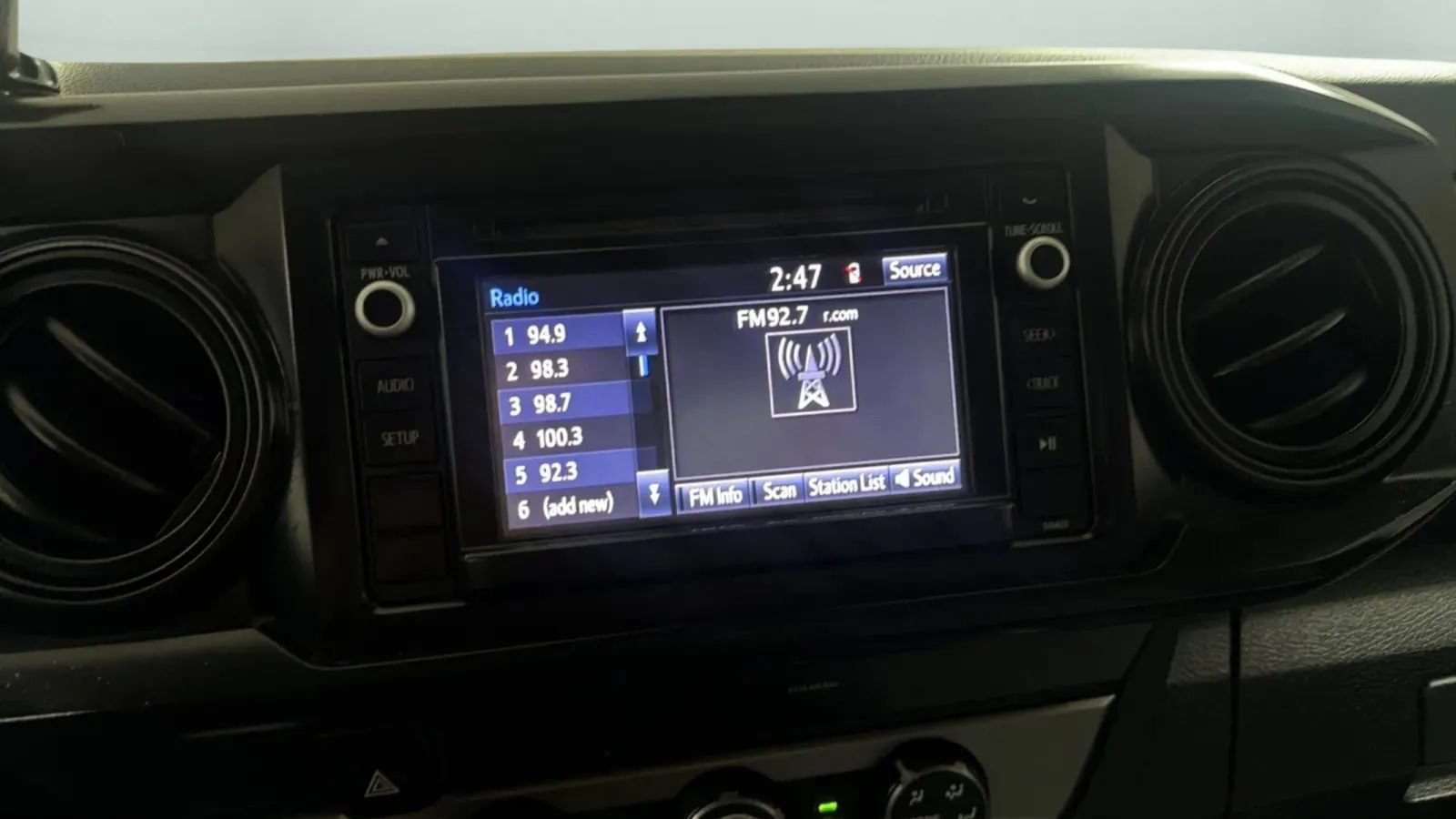 Used 2019 Toyota Tacoma SR RWD image 13