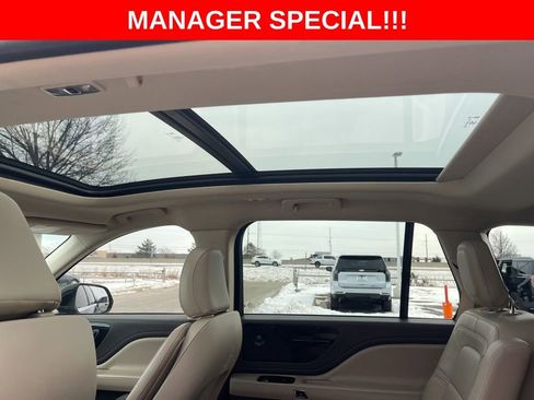 Used 2021 Lincoln Aviator Reserve w/ Equipment Group 201A image 17