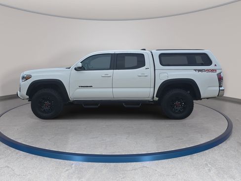 Used 2021 Toyota Tacoma TRD Off-Road AWD/4WD image 9