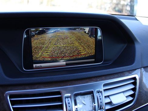 Used 2014 Mercedes-Benz E 350 E 350 Sport 4MATIC AWD 4dr Sed image 21