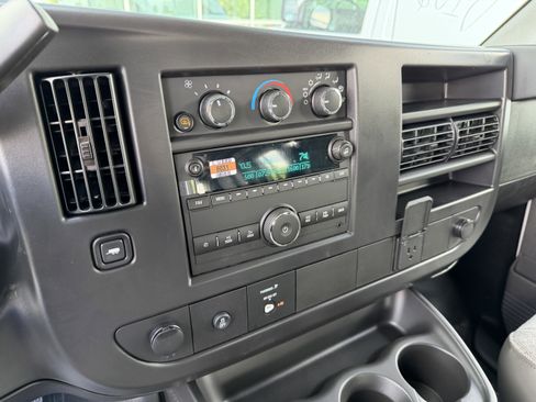 New 2026 Chevrolet Express 3500 Extended RWD image 17